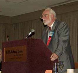Graham Esler giving the keynote speech at the banquet